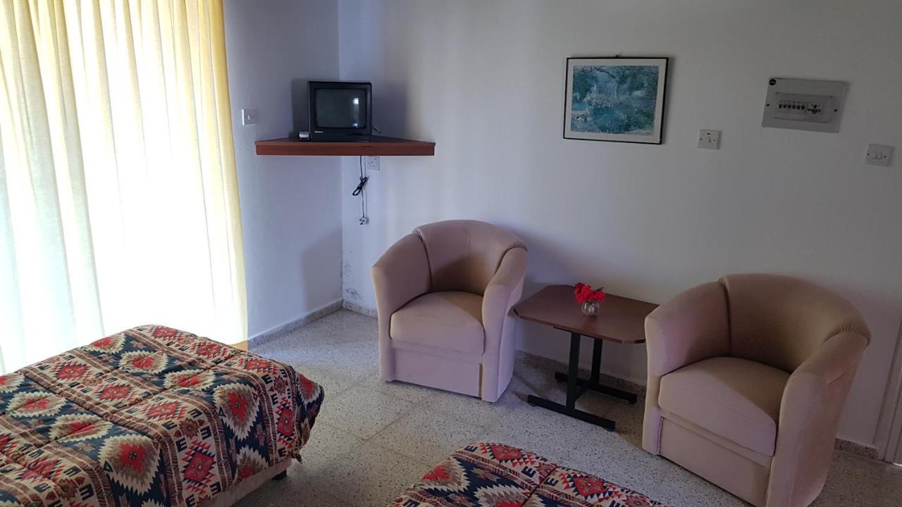 Citrus Tree Gardens Hotel Karavas  Bagian luar foto